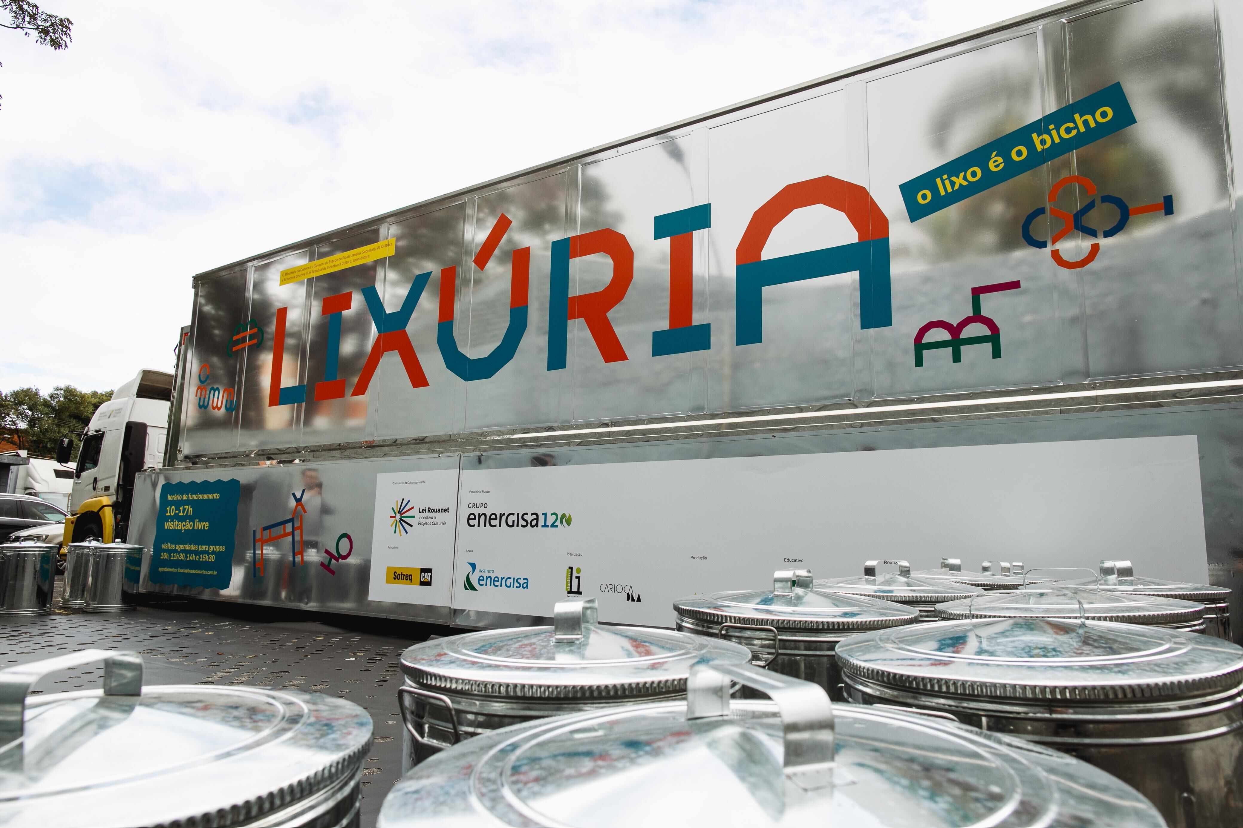DE OLHO NOS 'PORCALHÕES' - Energisa traz a Porto Velho o Busão das Artes com a exposição “Lixúria”, unindo arte, educação e sustentabilidade